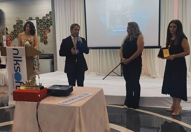 We presented plaques to 15 valuable nlksoft dealers and customers who showed outstanding success in our 15th Anniversary! Nlksoft will be good for your business