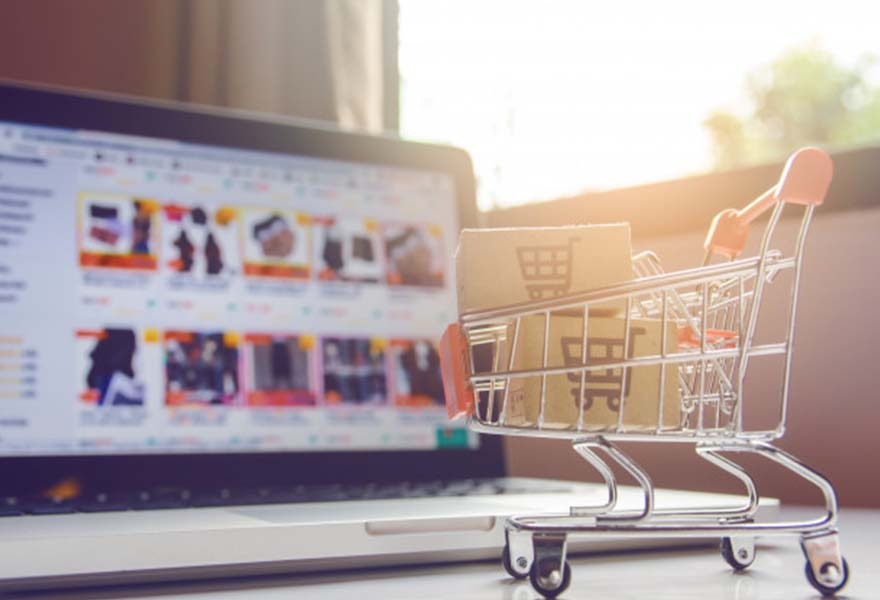 HOW SHOULD PRODUCT MANAGEMENT IN E-COMMERCE?