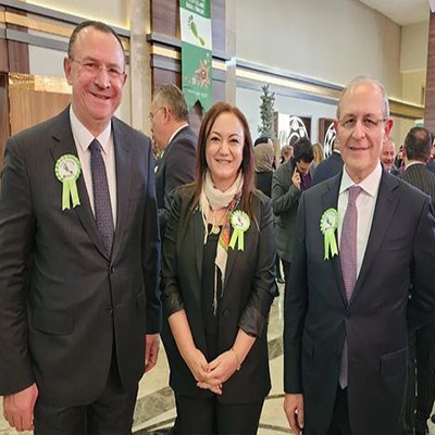 We met with the invaluable Mustafa Topçuoğlu and Vedat Topçuoğlu, who presented me the Gagiad Woman Entrepreneur of the Year award, which I believe brings us good luck.