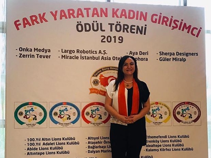 Award Ceremony for Woman Entrepreneur Who Makes a Difference
