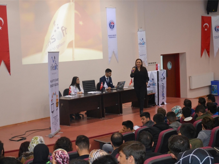 We attended the Hello E-Commerce Conference at Gaziantep University Oğuzeli Vocational School
